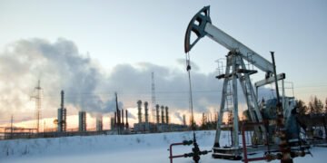 Rusia și-a redus semnificativ producția de petrol în luna aprilie