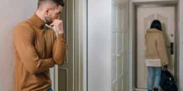 Noua lege a divorțului: îți poți păstra numele dobândit în căsătorie fără nicio aprobare