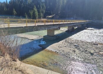 CJ Neamț vrea să reconstruiască podul de acces spre comuna Borca, afectat de inundațiile din 2025