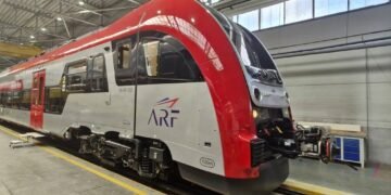 Ministerul Transportului a semnat contractele de finanțare cu ARF pentru achiziția a 20 de rame electrice interregionale și a 16 locomotive electrice