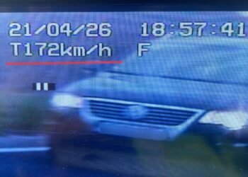 Sofer incepator prins gonind cu 172 km/h pe un drum national din Vaslui