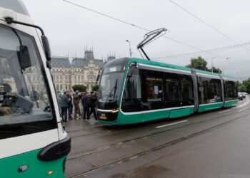 Primăria Iași verifică toate tramvaiele și autobuzele electrice: mijloacele noi, retrase temporar pentru teste