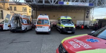 Gardă de noapte sub presiune: resuscitare după cădere gravă și intervenție chirurgicală de urgență la o tânără de 19 ani