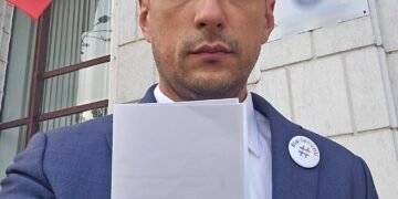 Consilierul lui Ilie Bolojan îi cere lui Peter Magyar extinderea investigațiilor asupra fondurilor maghiare direcționate către România 