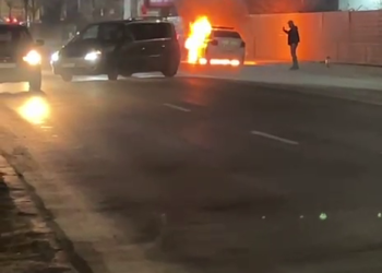 Iași | O mașină de Poliție a luat foc în timpul mersului