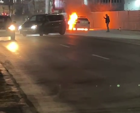 Iași | O mașină de Poliție a luat foc în timpul mersului