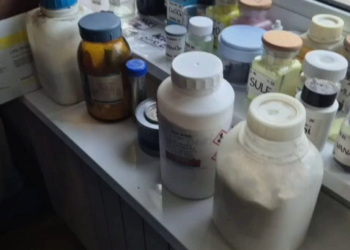 72 de kilograme de substanțe periculoase, descoperite la locuința unui tânăr din Galați