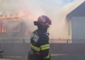 Vrancea | Pompieri din 6 județe intervin să stingă un incendiu care a afectat 18 case din satul Rucăreni