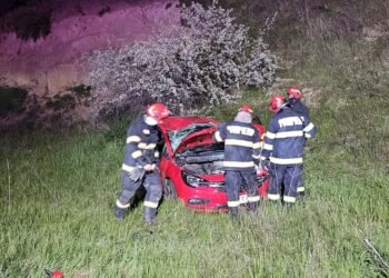 Accident rutier grav în zona Costuleni, Iași: o mașină răsturnată și patru victime