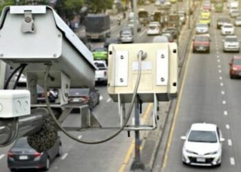 Planul radarelor fixe intră în blocaj: birocrația ține pe loc sistemul care trebuia să îi vâneze pe vitezomani
