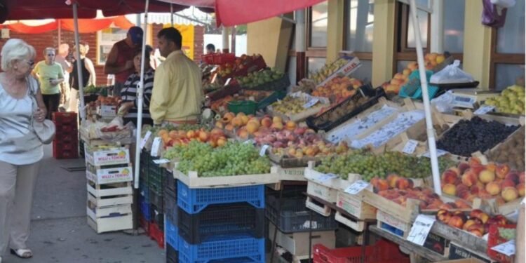 Cât costă, de fapt, o tarabă în piețele din Iași: sumele reale pe care le plătesc comercianții pentru un loc la masă