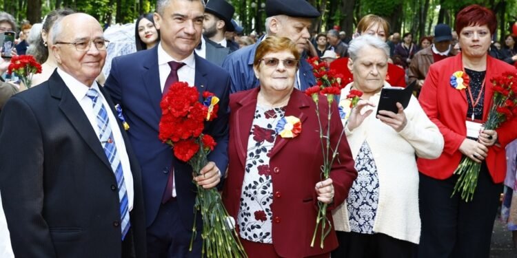 Iașul sărbătorește Ziua Familiei: 80 de cupluri premiate pentru 50 de ani de căsnicie