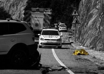Tragedie pe DN6: polițiștii chemați la un accident au descoperit că victima era chiar colegul lor