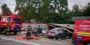 Accident grav pe DN 17D, în Bistrița-Năsăud: un bărbat a rămas încarcerat după impact