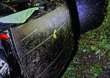 Galați | Trei tineri au fost răniți după ce au căzut cu mașina într-o râpă