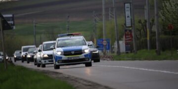 Șofer băut, filmat când încearcă să mituiască un polițist din Letcani cu 5.000 de lei