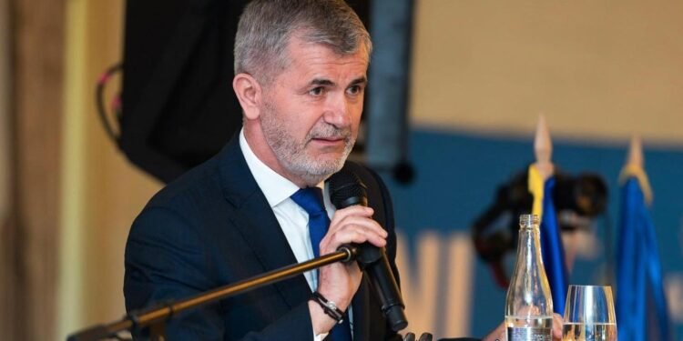 Valeriu Iftime cere PNL să rămână la guvernare: „România are nevoie de stabilitate și de un executiv pro-european”