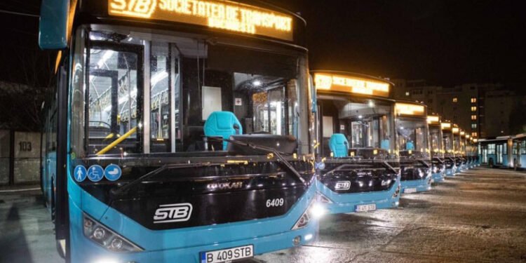 „Plinul” făcut pe ascuns: șoferi STB, acuzați că au furat peste o tonă de motorină din autobază
