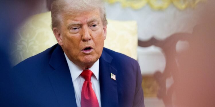 Trump dă ultimatum Uniunii Europene: acord comercial până pe 4 iulie sau tarife mai mari