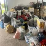 VIDEO: Au rămas fără case, dar nu și fără oameni: polițist din Hârlău mobilizează o comunitate întreagă pentru familiile mistuite de flăcări la Soveja