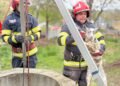 Un ied căzut într-o fântână salvat de pompierii botoșăneni