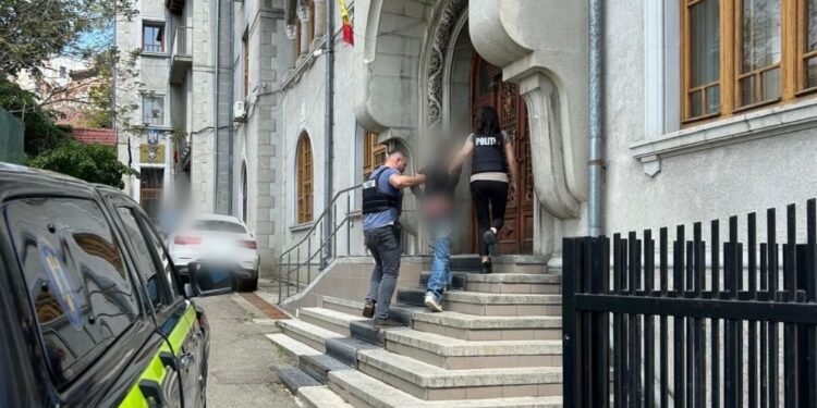 Bărbat reținut după ce ar fi înecat un câine pe malul râului Bahlui. Un alt suspect este acuzat de instigare