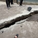 Galerie Foto Vaslui | Mai multe locuințe din Dodești au rămas izolate după ce o alunecare de teren a afectat drumul de acces