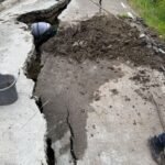 Galerie Foto Vaslui | Mai multe locuințe din Dodești au rămas izolate după ce o alunecare de teren a afectat drumul de acces