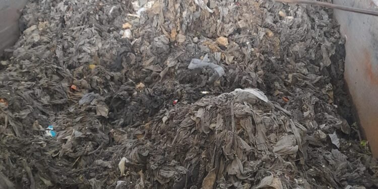 FOTO: Tone de deșeuri scoase din canalizare după ploile de ieri. Semnal de alarmă tras de ApaVital Iași