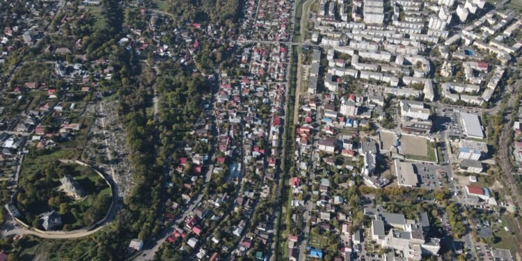 Oradea și Clujul lasă Iașul în urmă la investiții: bugete mai mari, proiecte mai ambițioase și o întrebare tot mai apăsătoare – mai este Iașul un oraș de top?
