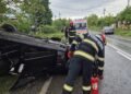 Bacău | 5 tineri au fost răniți după ce s-au răsturnat cu mașina în comuna Helegiu
