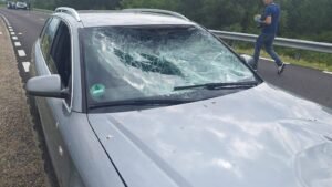 FOTO: Accident grav pentru Adrian Sovea, tânărul ieșean care alerga pentru copiii instituționalizați: „Astăzi am văzut moartea cu ochii mei”