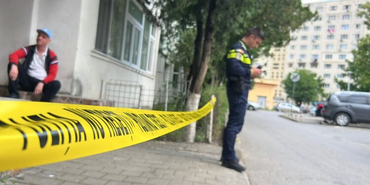 Femeie găsita fără suflare într-un apartament din Iași cu multiple plăgi înjunghiate