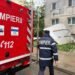 FOTO: Vijelia a făcut ravagii în Botoșani: copaci doborâți peste mașini și o șarpantă prăbușită pe trotuar