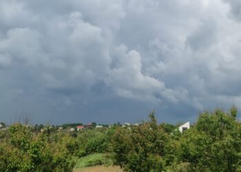 ANM anunță ploi torențiale, vijelii și grindină în mai multe regiuni din țară