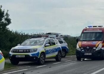 Trei răniți într-un accident pe DN 15B, la granița dintre Iași și Neamț. O victimă a rămas încarcerată