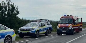 Trei răniți într-un accident pe DN 15B, la granița dintre Iași și Neamț. O victimă a rămas încarcerată