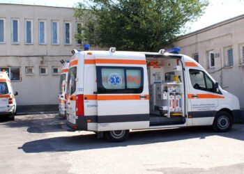 Anchetă extinsă în județul Bacău după moartea unui elev în curtea școlii. O ambulanță cu medic a ajuns abia dupa 2 ore