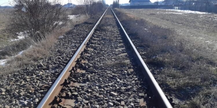 Linia feroviară Bacău–Bicaz intră în reparații: CFR a depus solicitarea pentru acordul de mediu