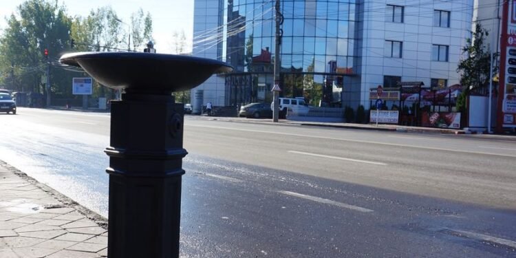 Iașul își schimbă imaginea: «cișmelele» care au stârnit revolta oamenilor, demolate