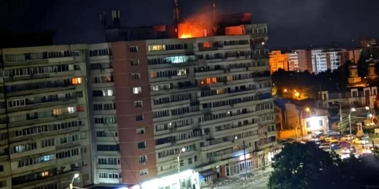 Breaking News! O dronă cu explozibil a căzut pe un bloc din Galați