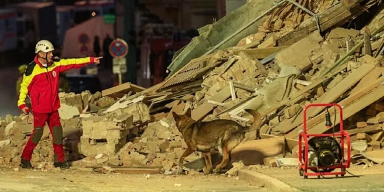 Două românce sunt date dispărute după explozia unei clădiri dintr-o localitate germană