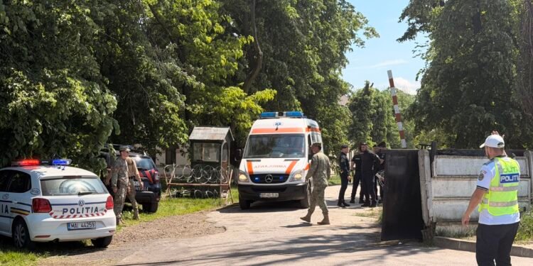 Explozie la o unitate militară din Botoșani. Două persoane au fost rănite grav