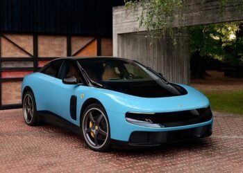 Critici la adresa primului Ferrari electric. Acțiunile companiei au scăzut din cauza designului considerat „insultă estetică”