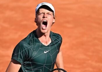Șoc uriaș la Roland Garros! Jannik Sinner, liderul mondial, eliminat dramatic în turul secund