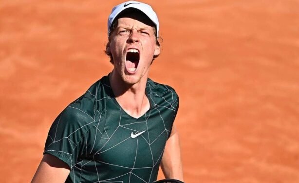 Șoc uriaș la Roland Garros! Jannik Sinner, liderul mondial, eliminat dramatic în turul secund