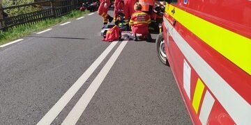 Suceava | Un motociclist și-a pierdut viața într-un accident grav în Pasul Palma. Soția victimei a ajuns la spital