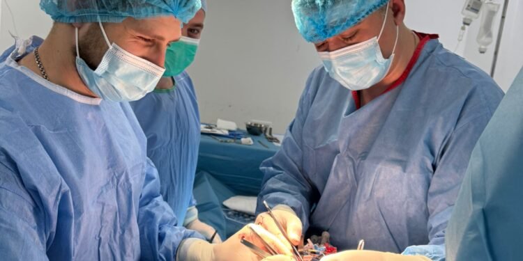 Un anevrism gigant a fost operat cu succes la Spitalul Judetean Bacău