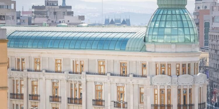 O expoziție de la Palatul Braunstein din cadrul Romanian Creative Week fost închisă după compromiterea unei lucrări. Organizatorii au sesizat Poliția