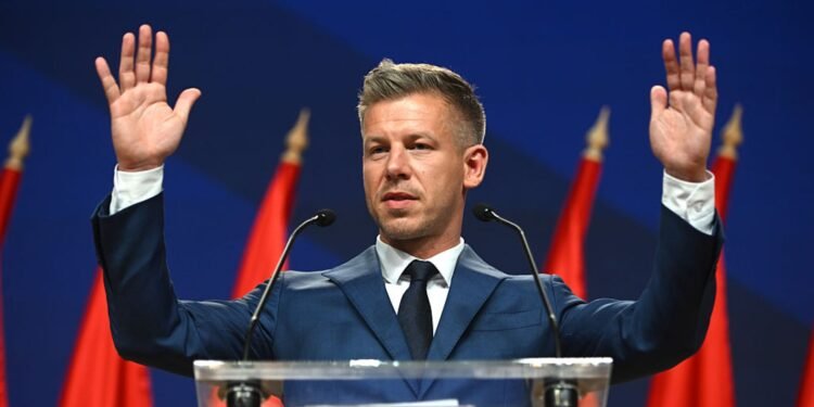 Ungaria începe o nouă eră politică. Membrii Parlamentului depun jurământul